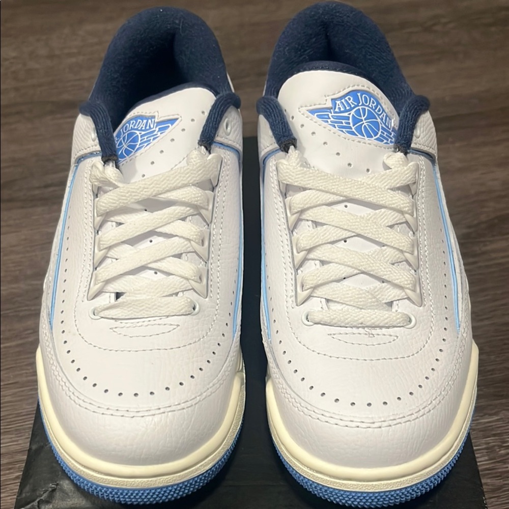 Jordan 2/3 UNC 6 youth/7.5 women